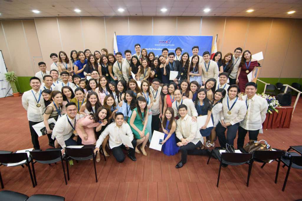 group photo of MakatiMed interns that pass September 2016 Physician Licensure Examination